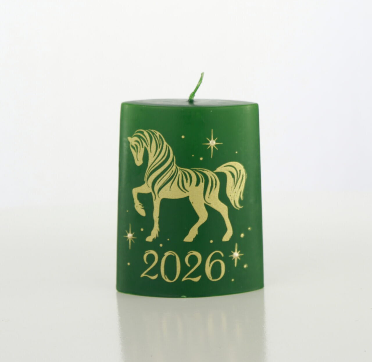 Žvakė su 2026 metų simboliu - arkliu